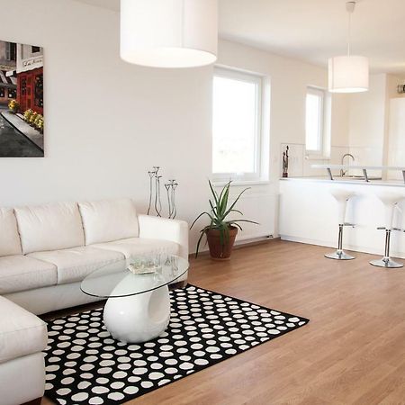Prostorny 3 Pokojovy Apartman S Dvema Terasami Prag Exterior foto
