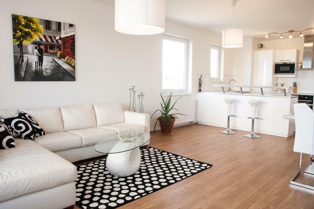 Prostorny 3 Pokojovy Apartman S Dvema Terasami Prag Exterior foto