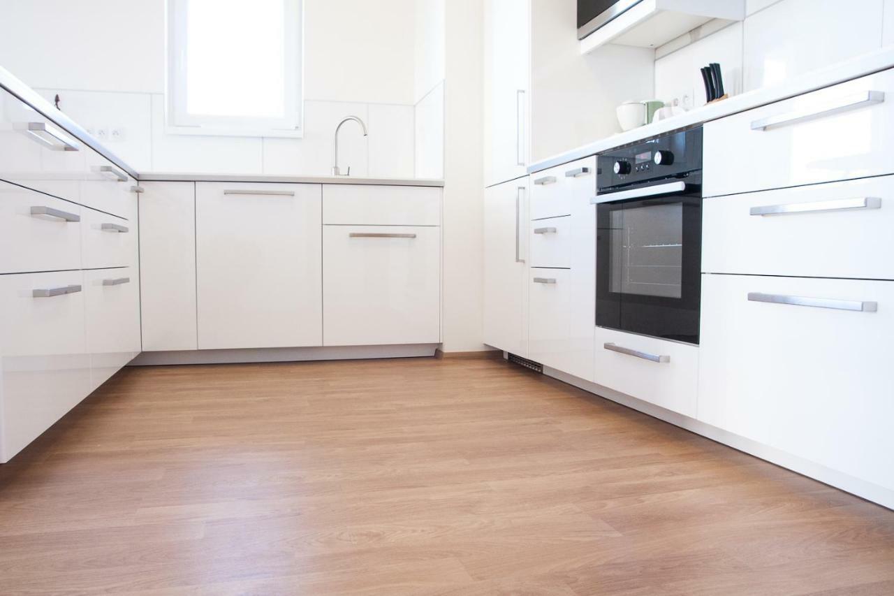 Prostorny 3 Pokojovy Apartman S Dvema Terasami Prag Exterior foto
